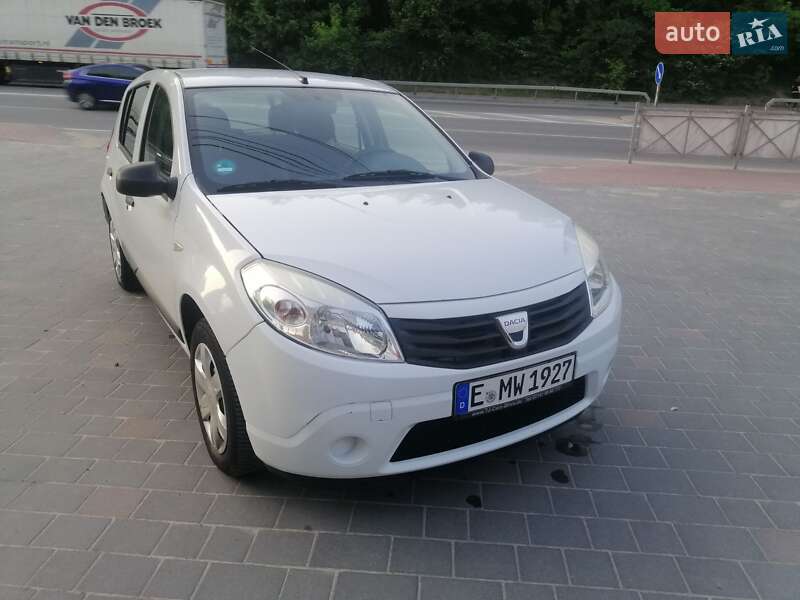 Хетчбек Dacia Sandero 2009 в Тернополі