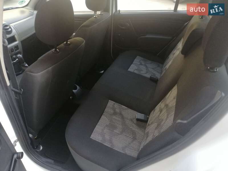 Хетчбек Dacia Sandero 2009 в Тернополі
