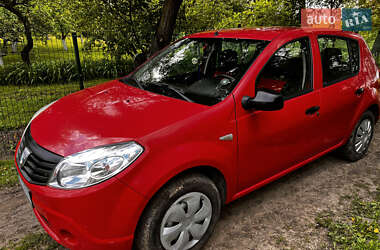 Хетчбек Dacia Sandero 2009 в Рівному