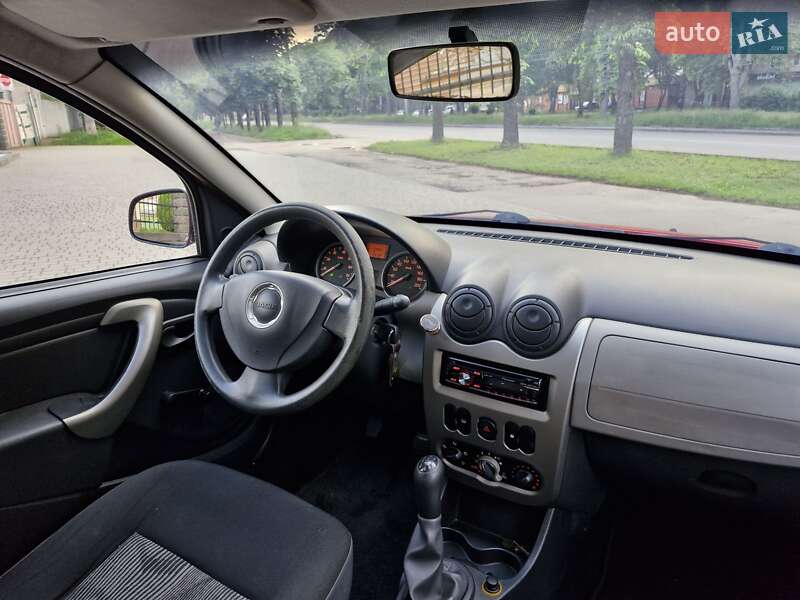 Хэтчбек Dacia Sandero 2008 в Ровно фото 3 Хэтчбек Dacia Sandero 2008 в Ровно