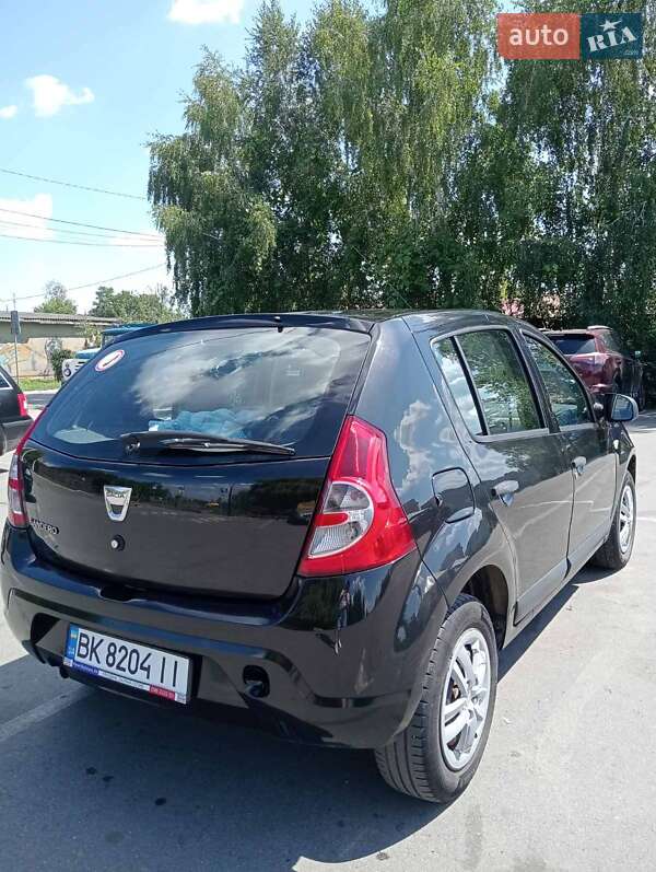 Хэтчбек Dacia Sandero 2012 в Ровно