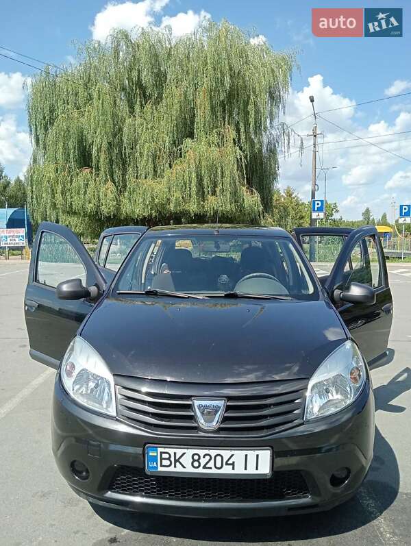 Хэтчбек Dacia Sandero 2012 в Ровно
