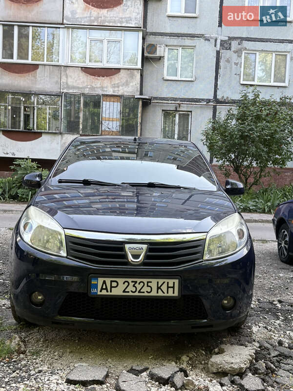 Хэтчбек Dacia Sandero 2010 в Запорожье