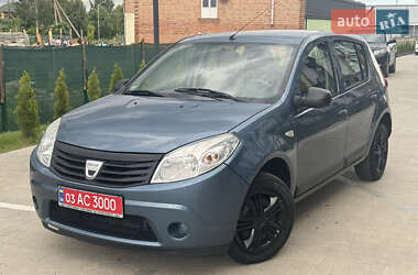 Хэтчбек Dacia Sandero 2009 в Луцке