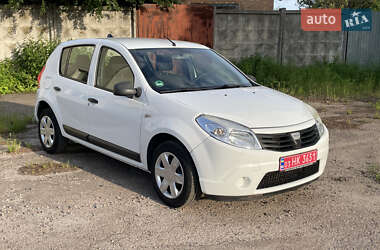 Хетчбек Dacia Sandero 2009 в Фастові