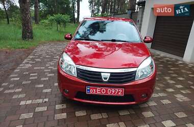 Хэтчбек Dacia Sandero 2008 в 