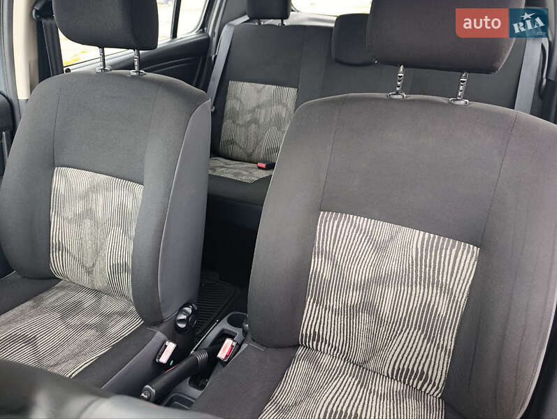 Хэтчбек Dacia Sandero 2009 в Виннице