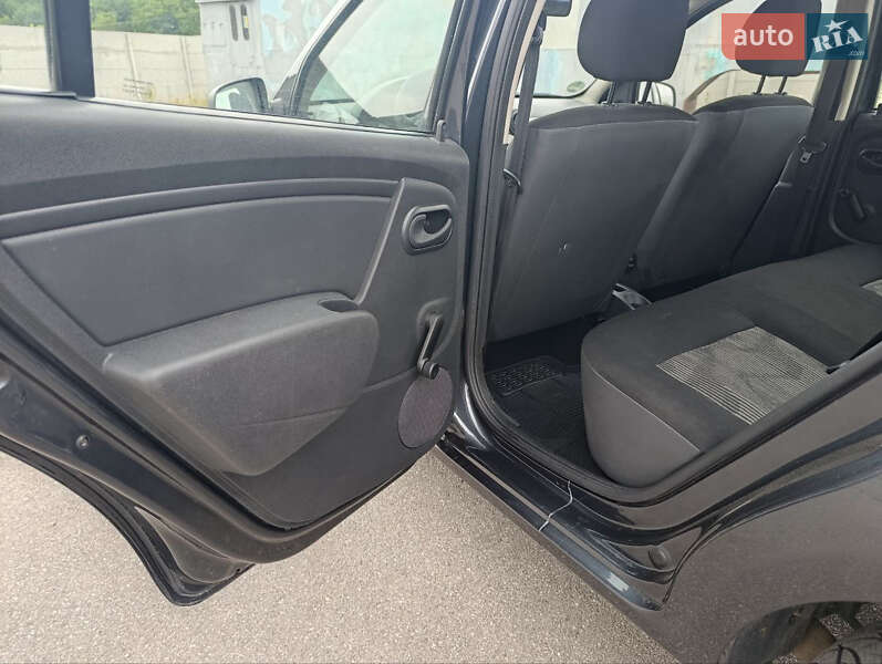 Хэтчбек Dacia Sandero 2009 в Виннице