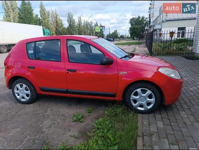 Хетчбек Dacia Sandero 2009 в Сумах