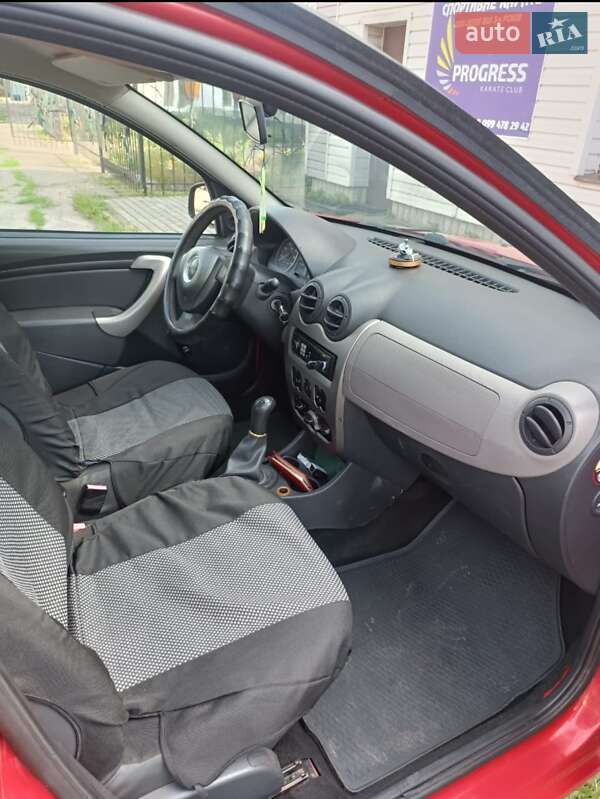 Хетчбек Dacia Sandero 2009 в Сумах