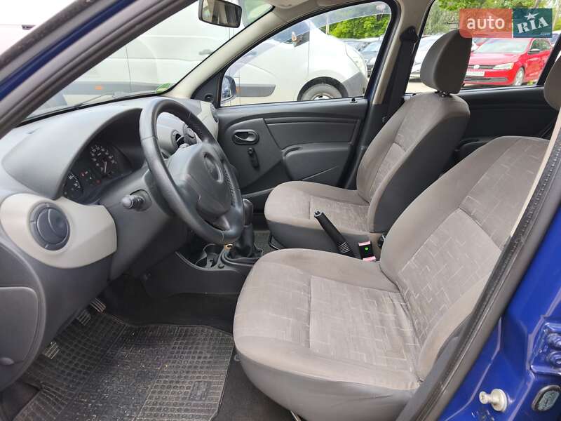 Хетчбек Dacia Sandero 2009 в Дніпрі