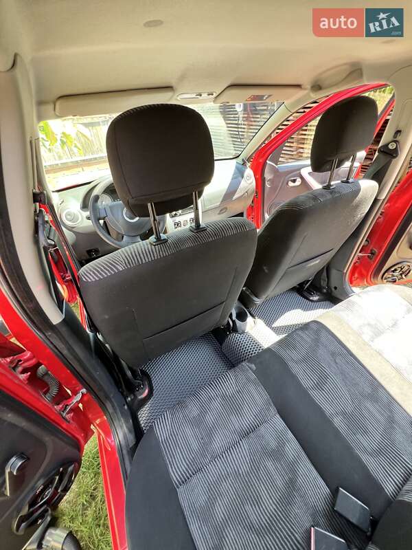 Хетчбек Dacia Sandero 2010 в Івано-Франківську