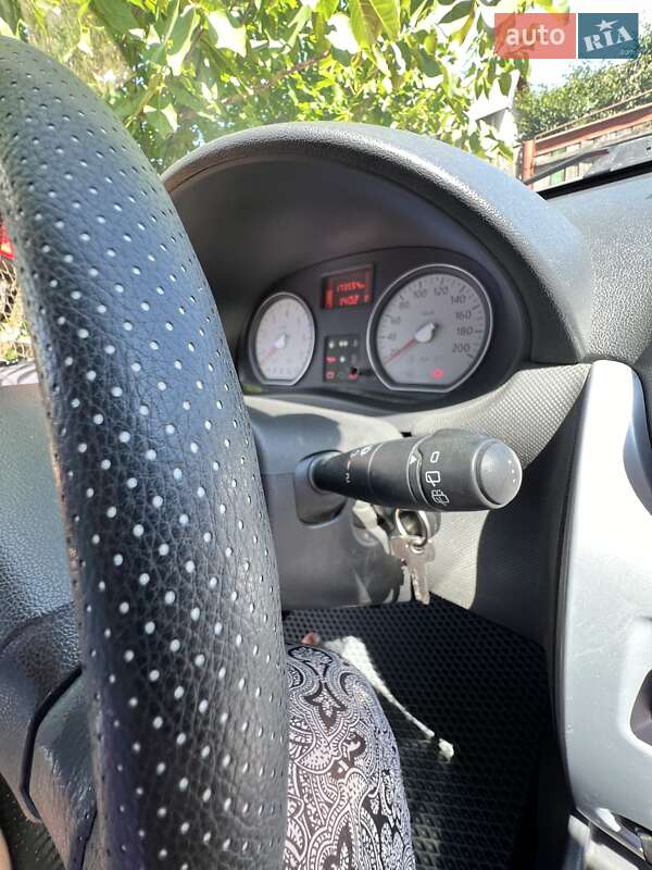 Хетчбек Dacia Sandero 2010 в Івано-Франківську