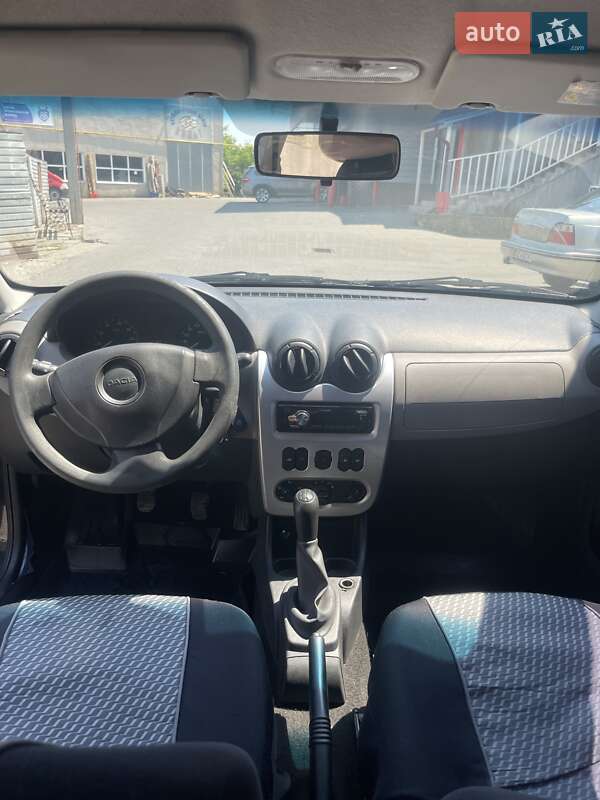 Хэтчбек Dacia Sandero 2009 в Черновцах