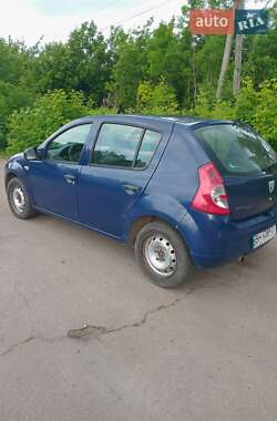 Хэтчбек Dacia Sandero 2009 в 