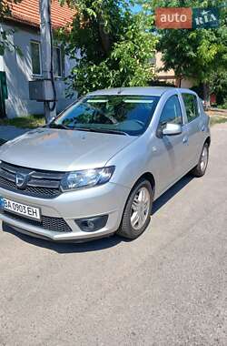 Хэтчбек Dacia Sandero 2014 в Александрие