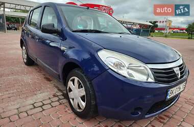 Хэтчбек Dacia Sandero 2009 в Ровно