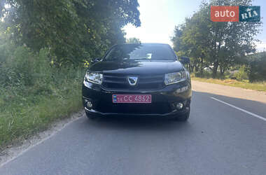 Хэтчбек Dacia Sandero 2015 в 