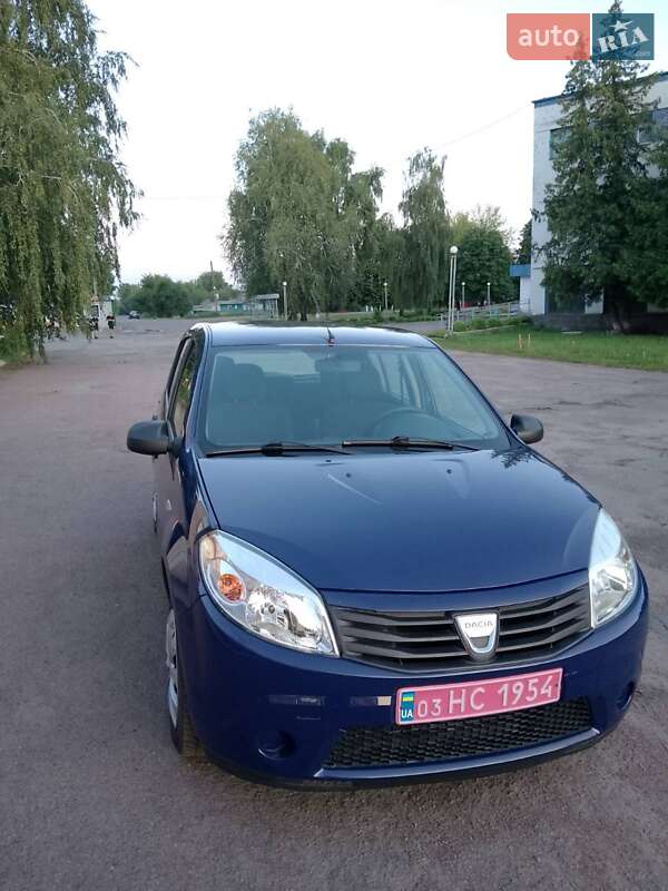 Хэтчбек Dacia Sandero 2009 в Конотопе