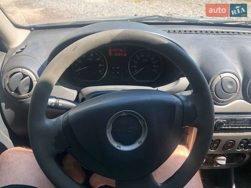 Хетчбек Dacia Sandero 2011 в Львові