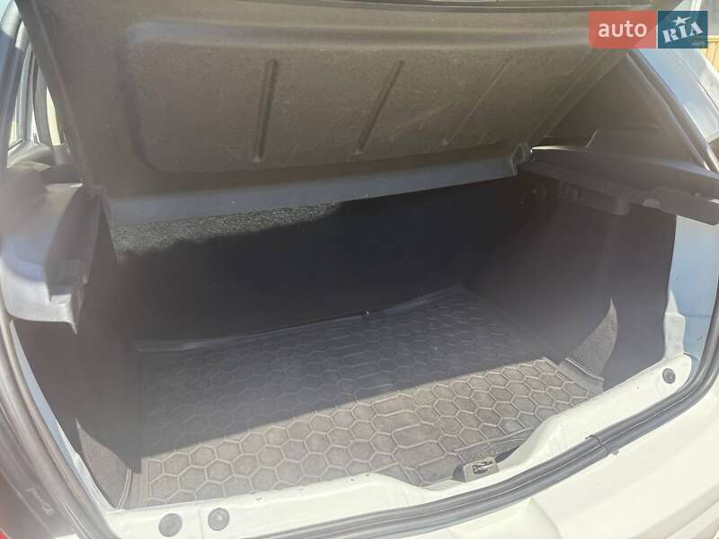 Хэтчбек Dacia Sandero 2011 в Ровно
