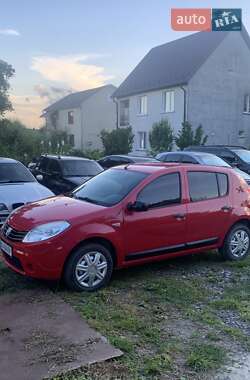 Хэтчбек Dacia Sandero 2009 в Кременце