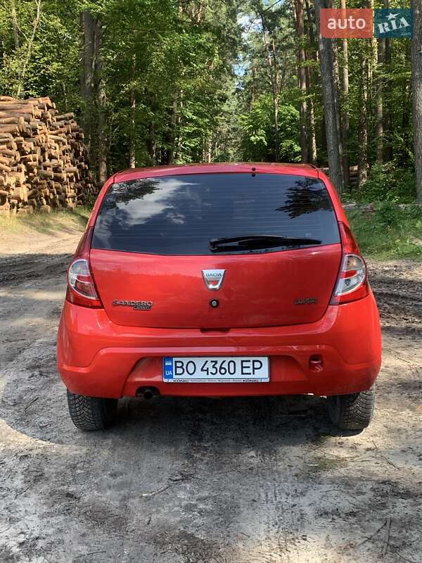 Хетчбек Dacia Sandero 2009 в Кременці