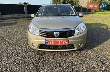 Хэтчбек Dacia Sandero 2011 в Луцке