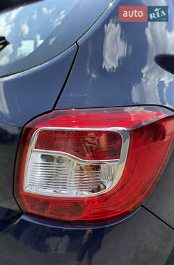 Хэтчбек Dacia Sandero 2015 в 