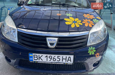 Хэтчбек Dacia Sandero 2010 в Киеве