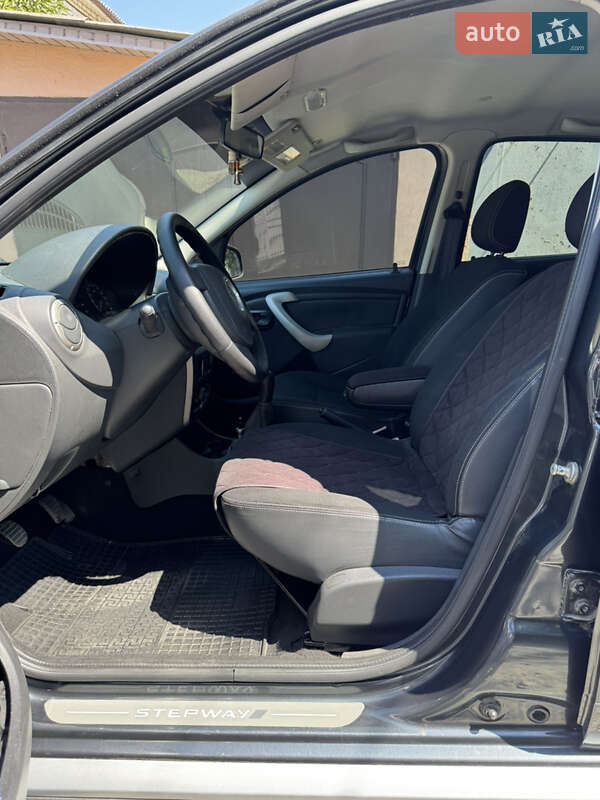 Хэтчбек Dacia Sandero 2009 в Харькове