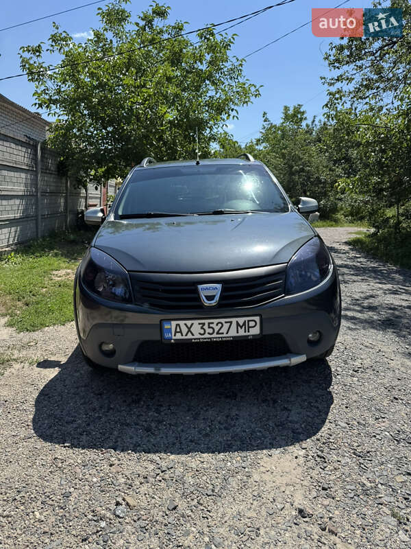 Хэтчбек Dacia Sandero 2009 в Харькове