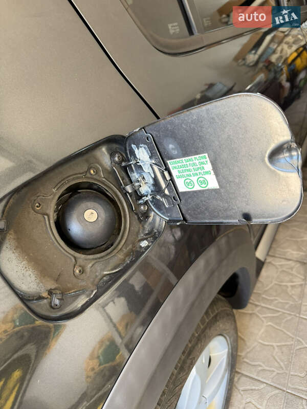 Хэтчбек Dacia Sandero 2009 в Харькове