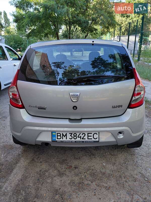 Хетчбек Dacia Sandero 2008 в Охтирці