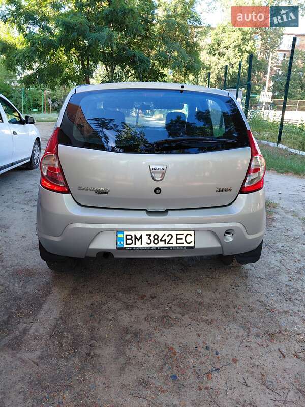 Хетчбек Dacia Sandero 2008 в Охтирці