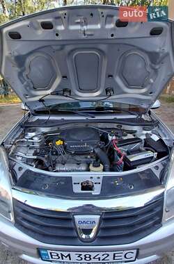 Хэтчбек Dacia Sandero 2008 в 