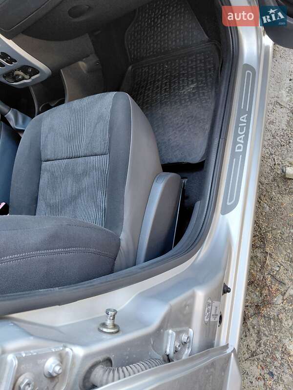 Хетчбек Dacia Sandero 2008 в Охтирці