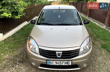 Хэтчбек Dacia Sandero 2012 в Каменке-Бугской