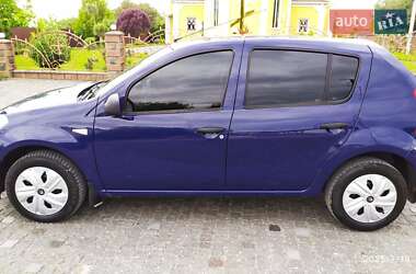 Хэтчбек Dacia Sandero 2009 в Кременце
