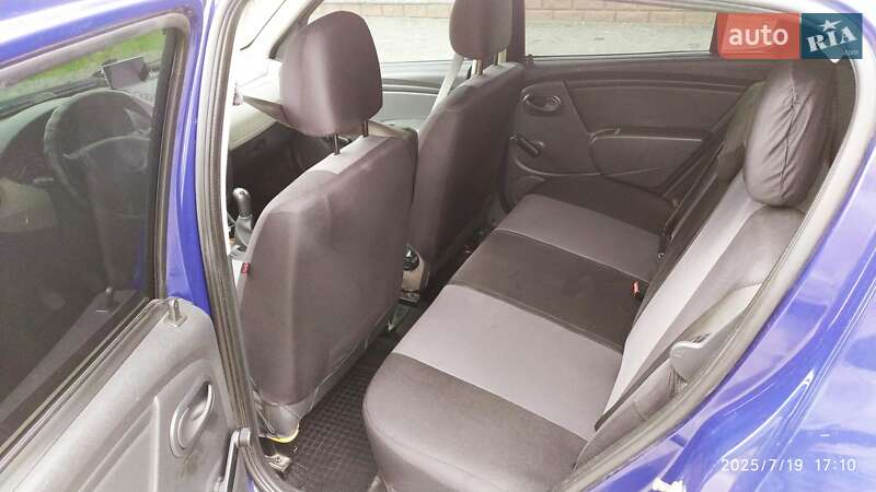 Хэтчбек Dacia Sandero 2009 в Кременце