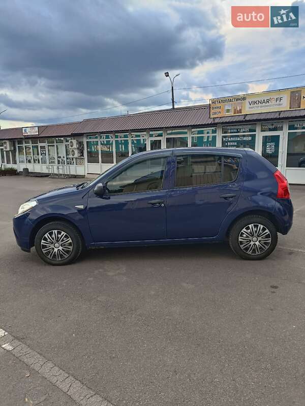 Хэтчбек Dacia Sandero 2009 в Тульчине