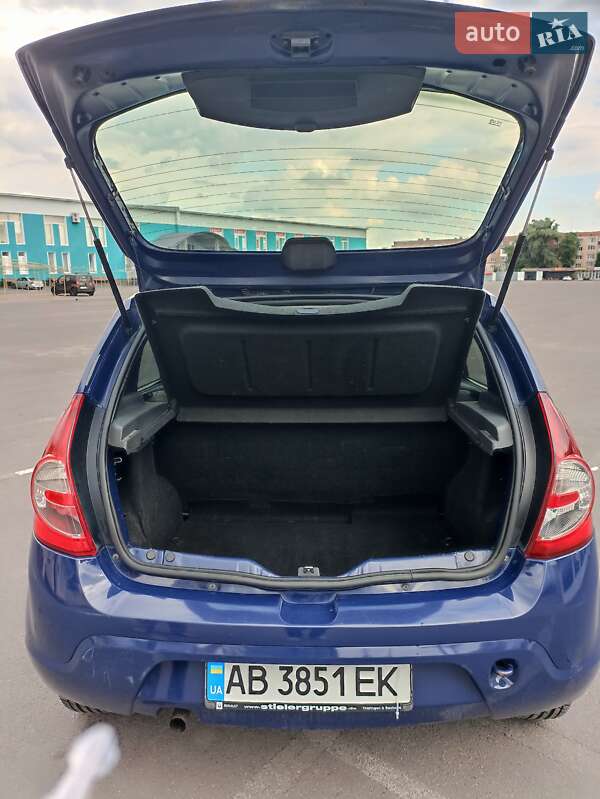Хэтчбек Dacia Sandero 2009 в Тульчине