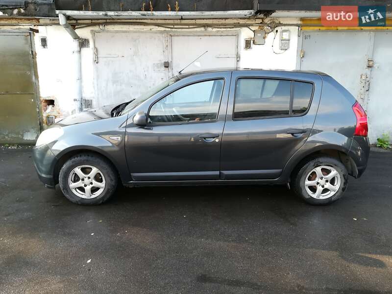Dacia Sandero 2010