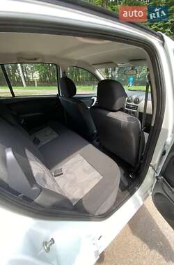 Хетчбек Dacia Sandero 2010 в 