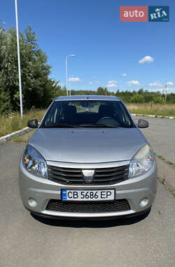 Хэтчбек Dacia Sandero 2008 в Чернигове