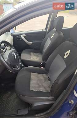 Хэтчбек Dacia Sandero 2009 в 