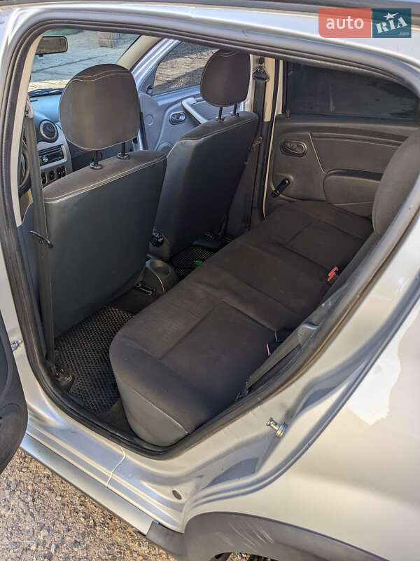 Хетчбек Dacia Sandero 2010 в Бучачі