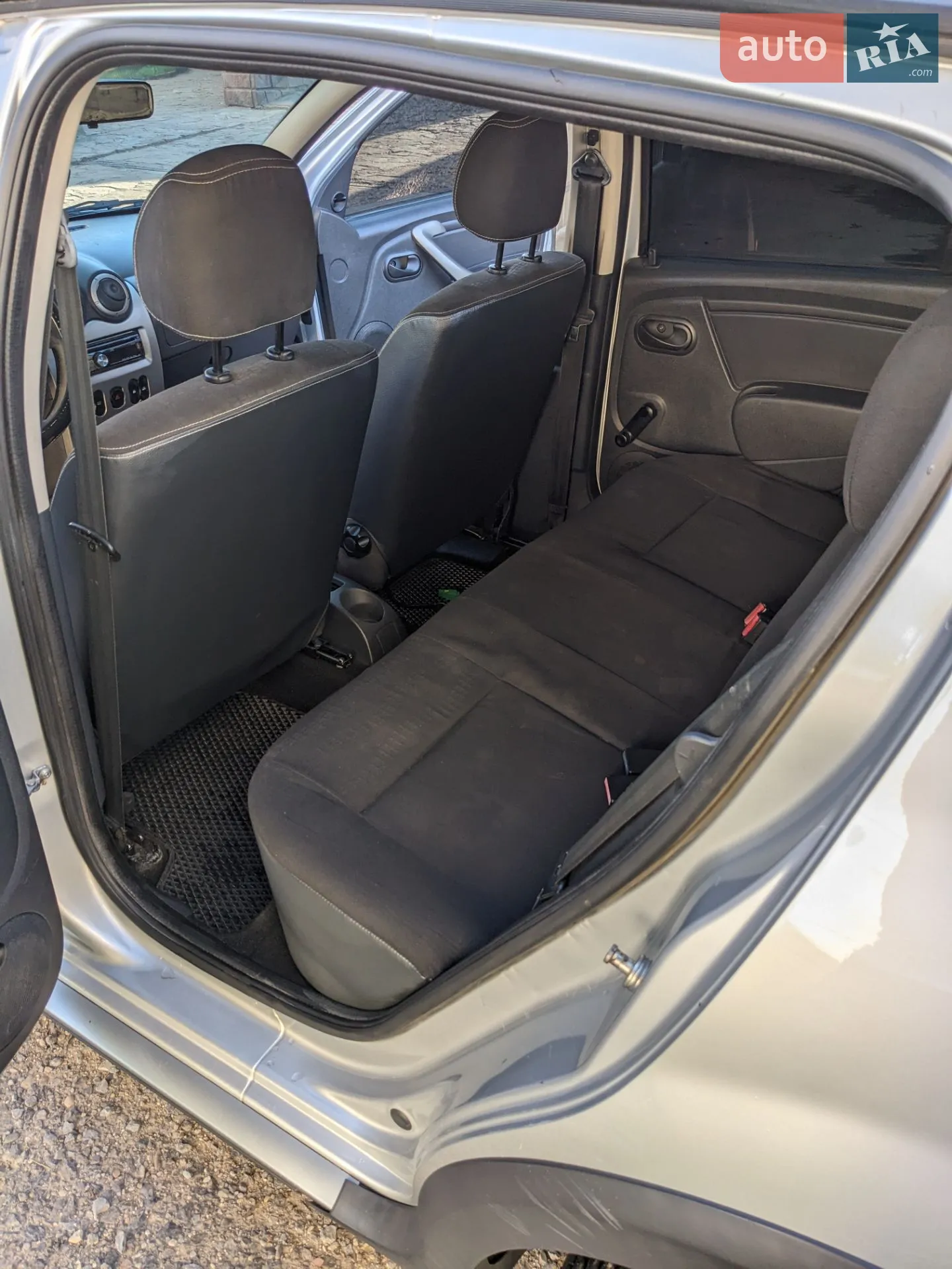2010 Dacia Sandero - мініатюра 26