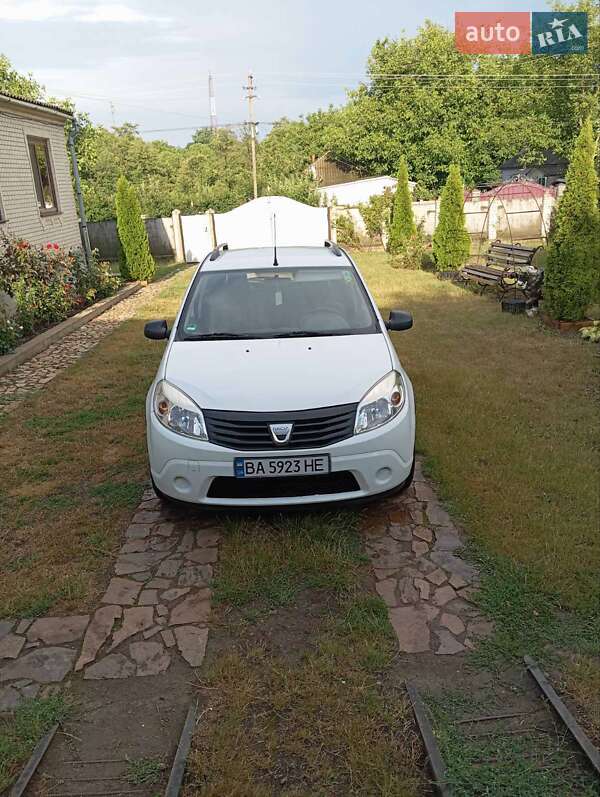 Хэтчбек Dacia Sandero 2009 в Бершади