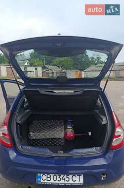 Хэтчбек Dacia Sandero 2009 в 